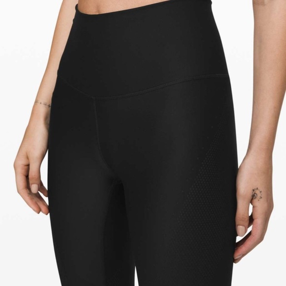 Lululemon Mapped Out High-Rise Tight 28"
Black / Black - Picture 3 of 7